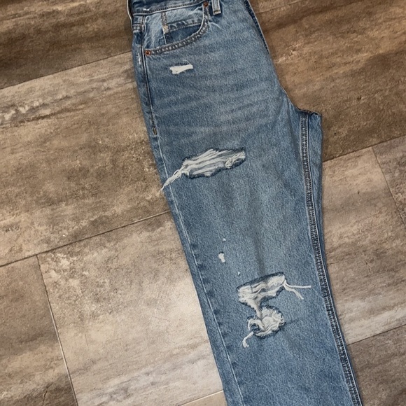 NWT OLD NAVY SKY HIGH STRAIGHT LEG DISTRESS JEAN - Picture 8 of 14